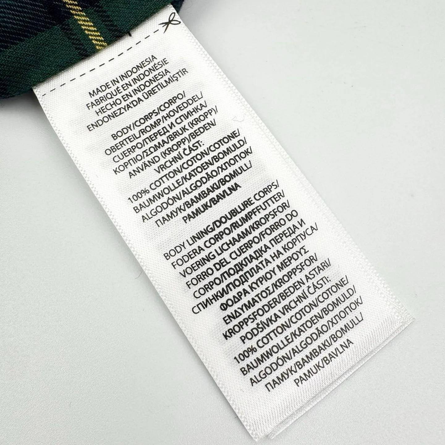 🅿️560 [Exclusive supply] Ralph Lauren pony embroidered zipper jacket. Original purchase and development for 2,990. The fabric is made of custom-made fine cotton twill elegant fabric. It is soft and silky, comfortable and close to the skin. It uses khaki as the base color. It is soft and unobtrusive. It just shows a kind of restrained elegance. The exquisite pony logo is embellished. It brings an atmosphere of freedom and vitality. It injects the soul charm of the brand. It outlines a tall and straight figure with simple and smooth lines. A unique and fashionable masterpiece emerges, using imported machine embroidery technology. Advanced computer control systems and precision mechanical components are used to achieve the iconic pony embroidery operation. High precision. The lines are smooth and delicate. The template machine opens the bag. The preset template guides the position, shape and size of the bag. The accuracy ensures the quality of the bag opening effect. The infrared positioning cutting machine uses infrared transmitters and infrared receivers to achieve precise positioning of materials. The accuracy can reach the micron level. In order to meet the effect of high-precision cutting of plaid alignment, the fabrics have been carefully washed, have a better hand feel, are not easy to deform, are not easy to shrink, are not easy to fade, and maintain long-term beauty. Size:S-M-L-XL